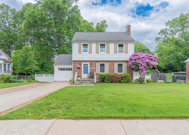 Property at 22 Deerfield Pl, Beacon, NY 12508, 3 beds, 2 baths