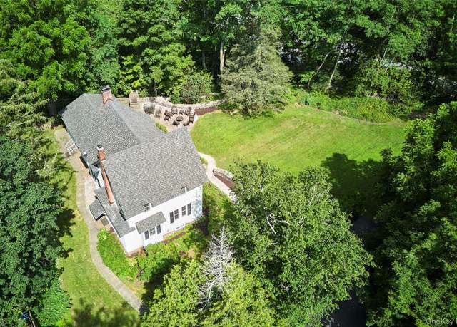 Property at 11 Harding Ln, Roscoe, NY 12776, 3 beds, 2.5 baths