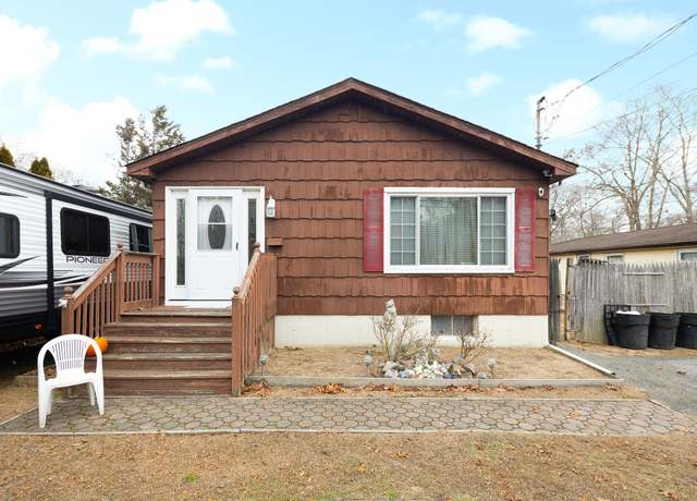Property at 303 Orchid Dr, Mastic Beach, NY 11951, 3 beds, 2 baths