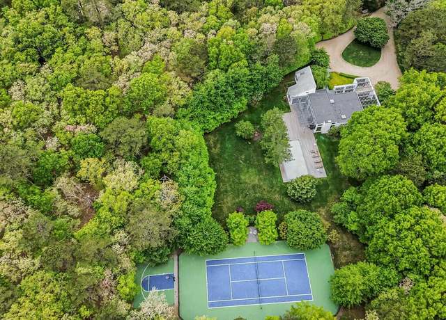 Property at 580 Hands Creek Rd, East Hampton, NY 11937, 4 beds, 3 baths