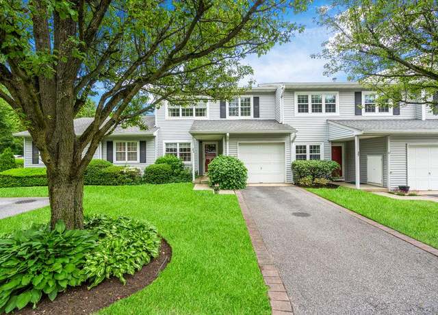 Property at 36 Indian Trce, Kings Park, NY 11754, 2 beds, 2.5 baths