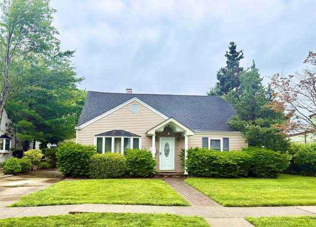 Property at 8 Violet Ave, Hicksville, NY 11801, 2 beds, 1 bath