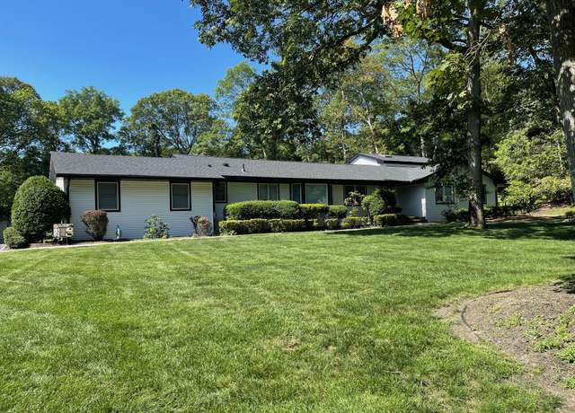 Property at 9 Midvale Ct, East Northport, NY 11731, 4 beds, 4.5 baths