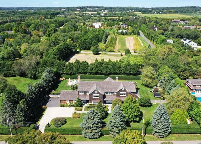 Property at 36 Chase Ct, Bridgehampton, NY 11932, 6 beds, 7.5 baths