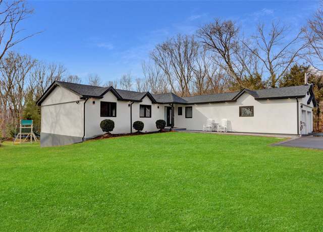 Property at 14 Chatham Pl, Dix Hills, NY 11746, 5 beds, 3 baths