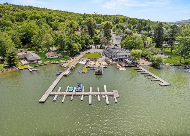 Property at 7 W Cove Rd, Greenwood Lake, NY 10925, 3 beds, 1.5 baths