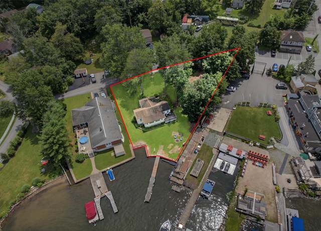 Property at 7 W Cove Rd, Greenwood Lake, NY 10925, 3 beds, 1.5 baths
