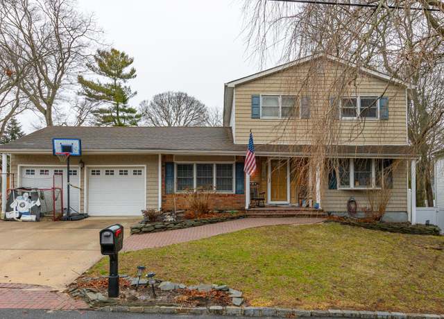 Property at 423 Alphabet St, Holbrook, NY 11741, 4 beds, 1.5 baths
