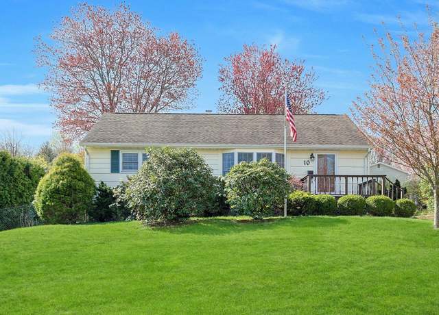 Property at 10 Oak St, Garnerville, NY 10923, 2 beds, 1 bath