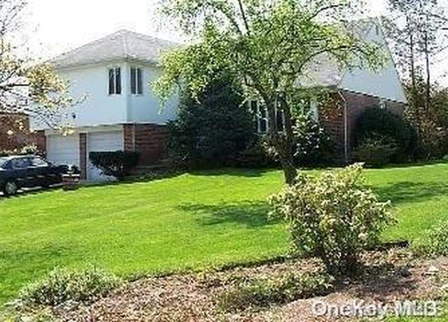 Property at 200 Robby Ln, Manhasset Hills, NY 11040, 5 beds, 3.5 baths