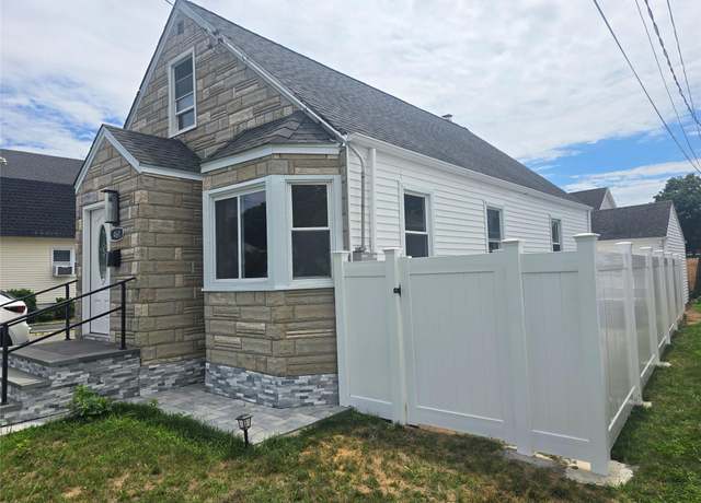 Property at 461 Pinebrook Ave, West Hempstead, NY 11552, 3 beds, 2 baths