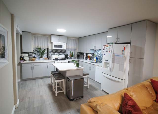 Property at 5415 82nd St, Elmhurst, NY 11373, 5 beds, 4 baths