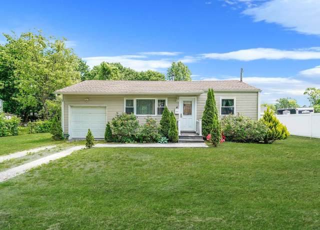 Property at 4 Patton St, Brentwood, NY 11717, 2 beds, 1 bath