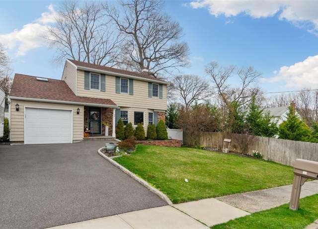 Property at 39 Carston St, Selden, NY 11784, 3 beds, 2 baths