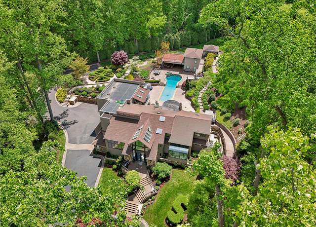 Property at 15 Armand Ct, Head Of The Harbor, NY 11780, 5 beds, 7 baths