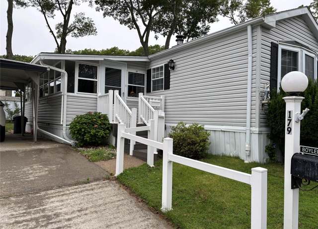 Property at 1661-179 Old Country Rd, Riverhead, NY 11901, 2 beds, 2 baths