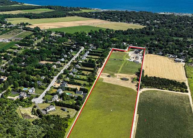 Property at 18625 Main Rd, Mattituck, NY 11952, 3 beds, 2 baths