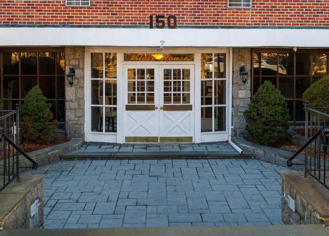 Property at 150 S Ocean Ave Unit 4P, Freeport, NY 11520, 1 bed, 1 bath