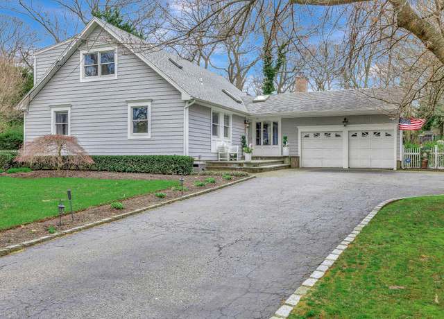 Property at 8 Hansen Ln, Huntington Station, NY 11746, 5 beds, 4 baths