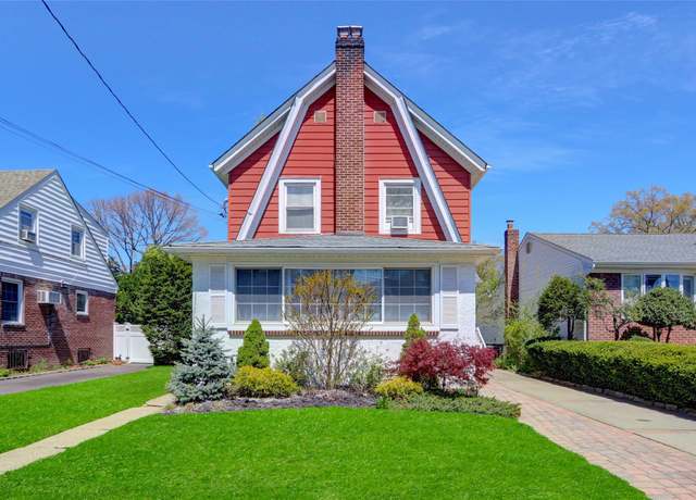Property at 273 E Beverly Pkwy, Valley Stream, NY 11580, 4 beds, 2.5 baths