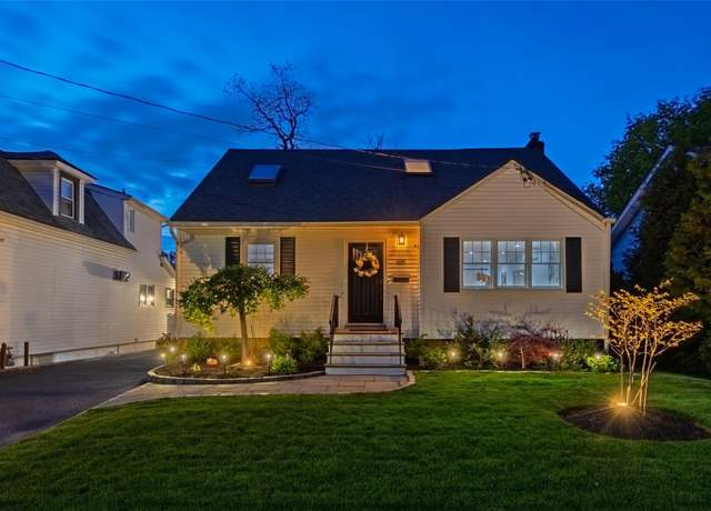 Property at 1885 Bedford Ave, Merrick, NY 11566, 4 beds, 3.5 baths