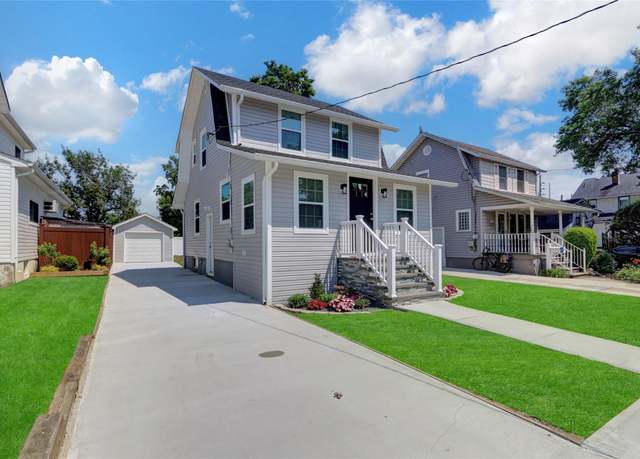 Property at 205 Howell St, Bellmore, NY 11710, 2 beds, 1 bath