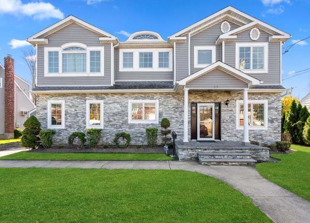 Property at 10 Alexander Ave, Hicksville, NY 11801, 4 beds, 4 baths
