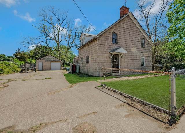 Property at 795 Deer Park Ave, North Babylon, NY 11703, 4 beds, 2.5 baths
