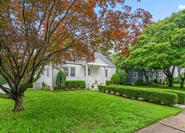 Property at 42 Valley Ave, Locust Valley, NY 11560, 3 beds, 2 baths