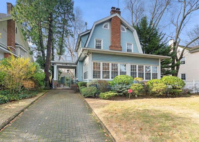 Property at 36-30 212th St, Bayside, NY 11361, 3 beds, 2.5 baths