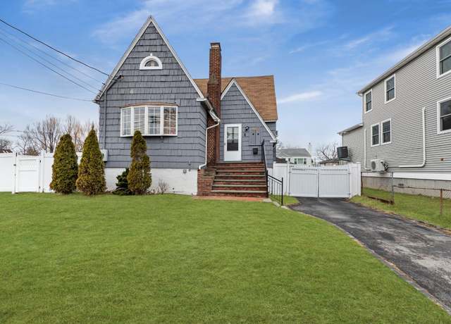 Property at 320 Miller Ave, Freeport, NY 11520, 3 beds, 2.5 baths