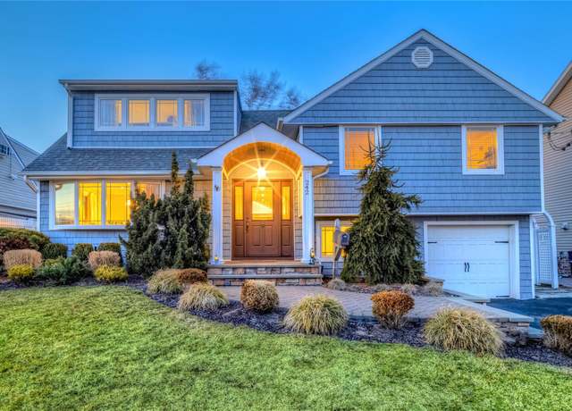 Property at 242 W Waukena Ave, Oceanside, NY 11572, 3 beds, 2.5 baths