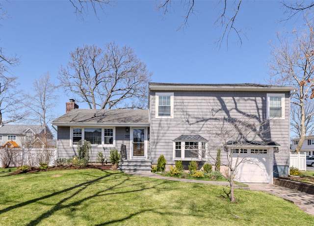 Property at 225 Toronto Ave, Massapequa, NY 11758, 4 beds, 2.5 baths