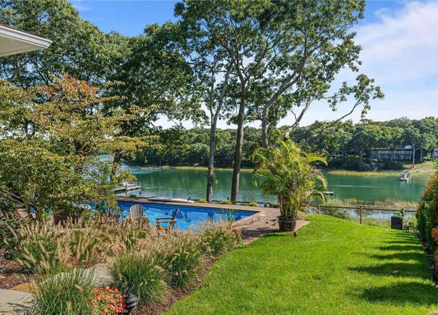 Property at 900 Fox Hollow Rd, Mattituck, NY 11952, 4 beds, 3 baths