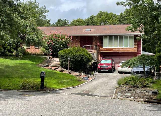 Property at 63 Woodland Ln, Smithtown, NY 11787, 5 beds, 3 baths
