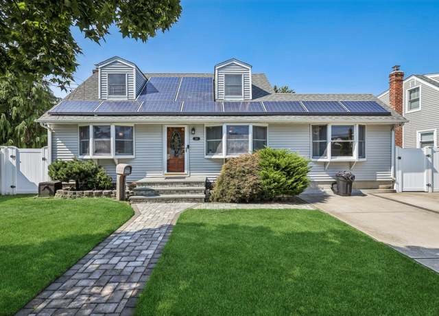 Property at 223 N Beech St, Massapequa, NY 11758, 4 beds, 2 baths