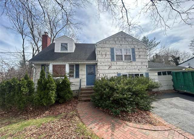 Property at 246 Woodlawn Ave, Saint James, NY 11780, 3 beds, 2 baths