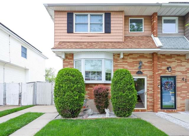 Property at 43 Winchester Ave, Staten Island, NY 10312, 3 beds, 1.5 baths