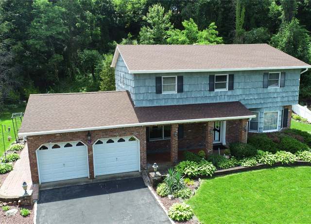 Property at 3 New Jersey Ct, Dix Hills, NY 11746, 4 beds, 2.5 baths