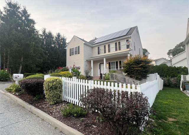 Property at 16 Peggy Ln, Peekskill, NY 10566, 3 beds, 3 baths