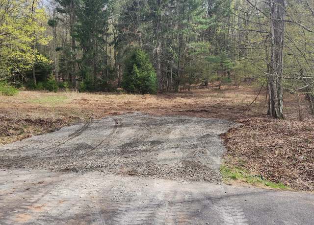 Property at 44 Oak Ridge Rd, Greenfield Park, NY 12435