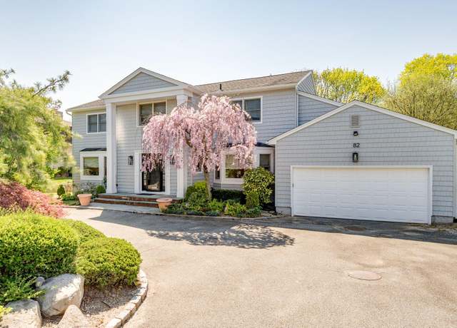 Property at 82 Woods Dr, East Hills, NY 11576, 5 beds, 3.5 baths