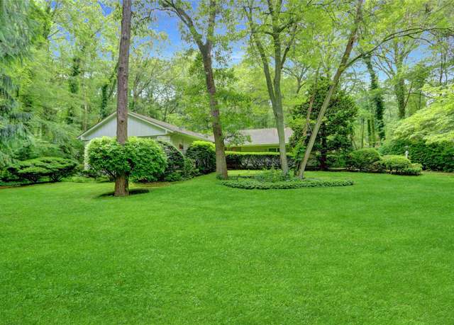 Property at 4 Gorham Ln, Dix Hills, NY 11746, 4 beds, 2.5 baths