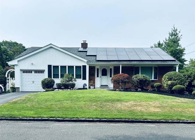 Property at 48 Archie Pl, West Islip, NY 11795, 5 beds, 2.5 baths