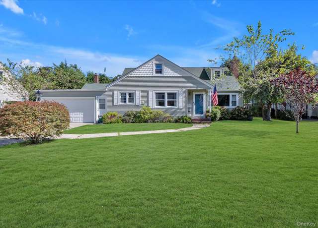 Property at 55 Bayside Ave, Amityville, NY 11701, 4 beds, 3 baths