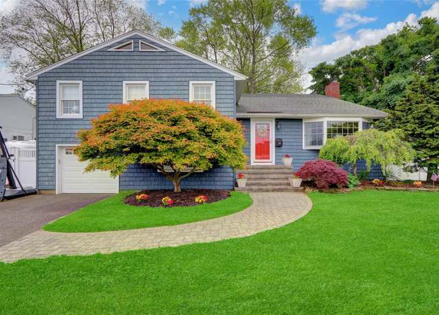 Property at 100 Fairfax Rd, Massapequa, NY 11758, 5 beds, 2.5 baths