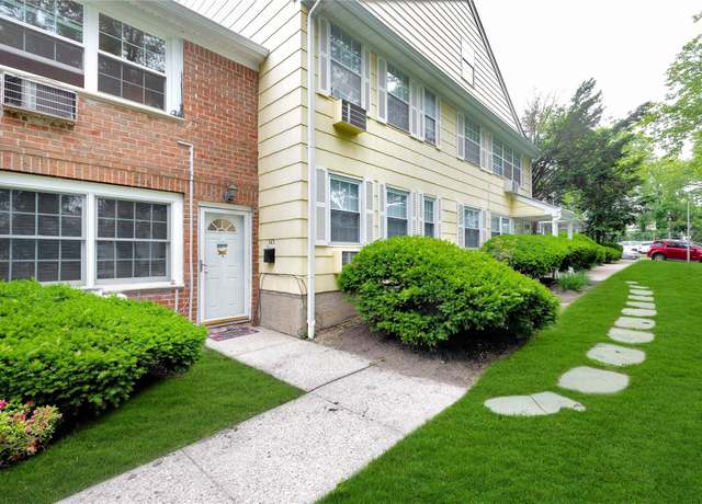 Property at 615 Towne House Vlg #615, Hauppauge, NY 11749, 1 bed, 1 bath