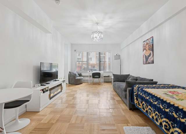 Property at 76-26 113th St Unit 1B, Forest Hills, NY 11375, 1 bath
