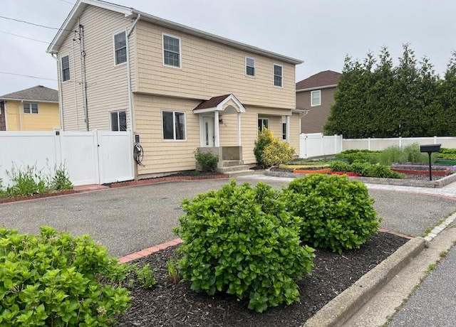 Property at 1 E Saltaire Rd, Lindenhurst, NY 11757, 4 beds, 3 baths