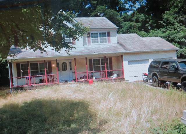 Property at 2 Ord Ct, Middle Island, NY 11953, 3 beds, 2.5 baths